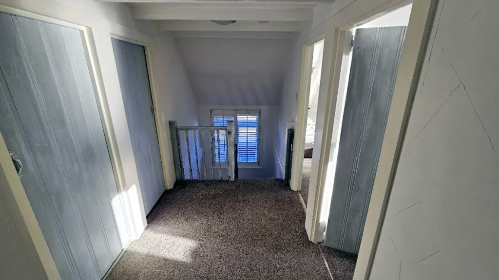 First Floor Staircase & Hallway 4