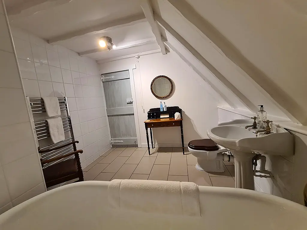Selsey Beach House First Floor Bathroom 4
