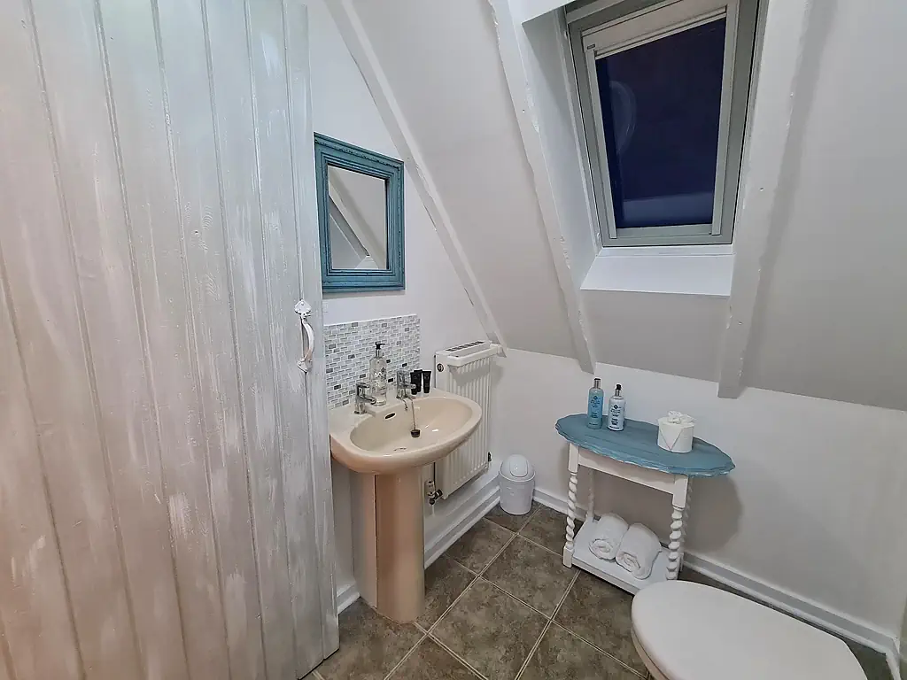 Selsey Beach House First Floor Master Bedroom 1 Ensuite 1