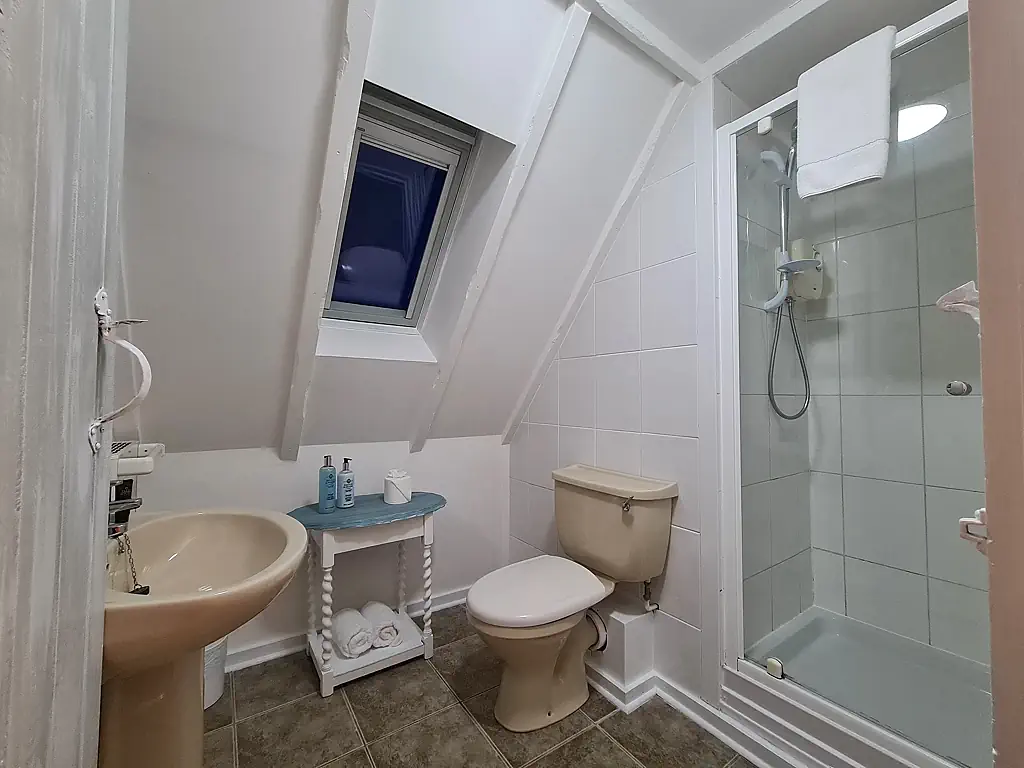 Selsey Beach House First Floor Master Bedroom 1 Ensuite 2