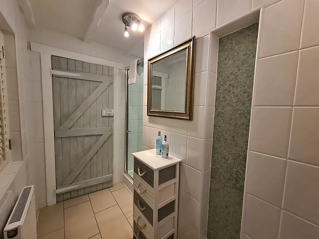 Selsey Beach House First Floor Master Bedroom 2 Ensuite 2