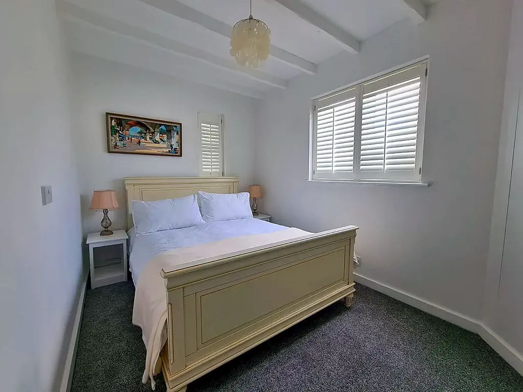 Selsey Beach House Ground Floor Twin Room 1