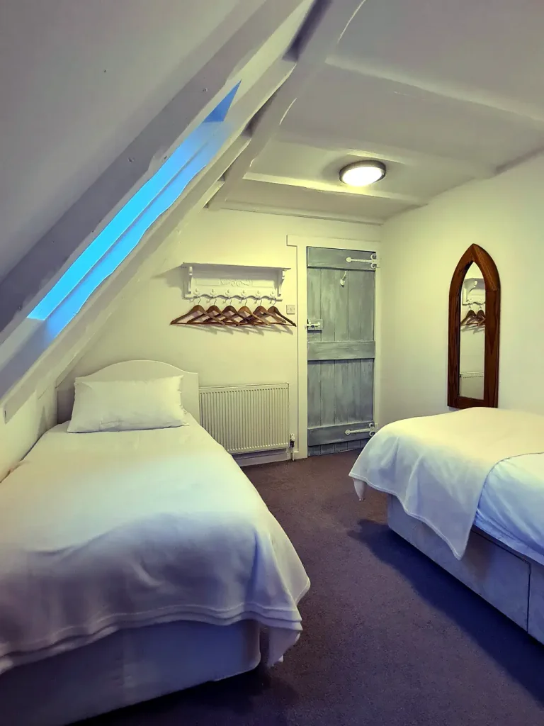 Selsey Beach House Twin Bedroom 2-1