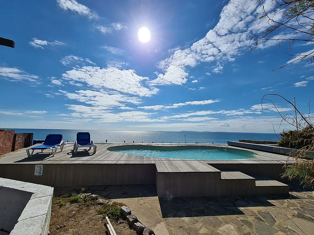 The Garden, Swimming Pool & Hot Tub 3
